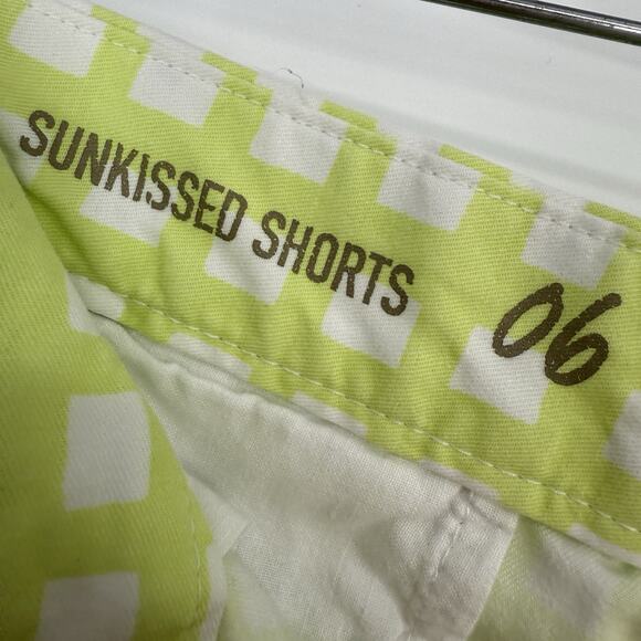 GAP Khaki Shorts Women size 6 Sunkissed Green Gingham 3.5 inseam - Picture 8 of 11